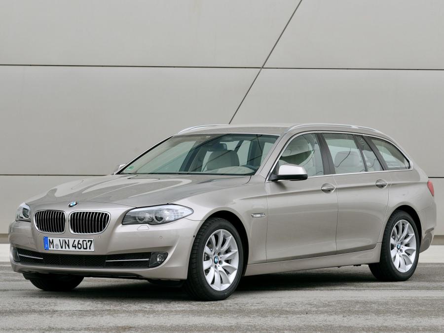  BMW 520d Touring 2010 года  (фото 1 из 16)